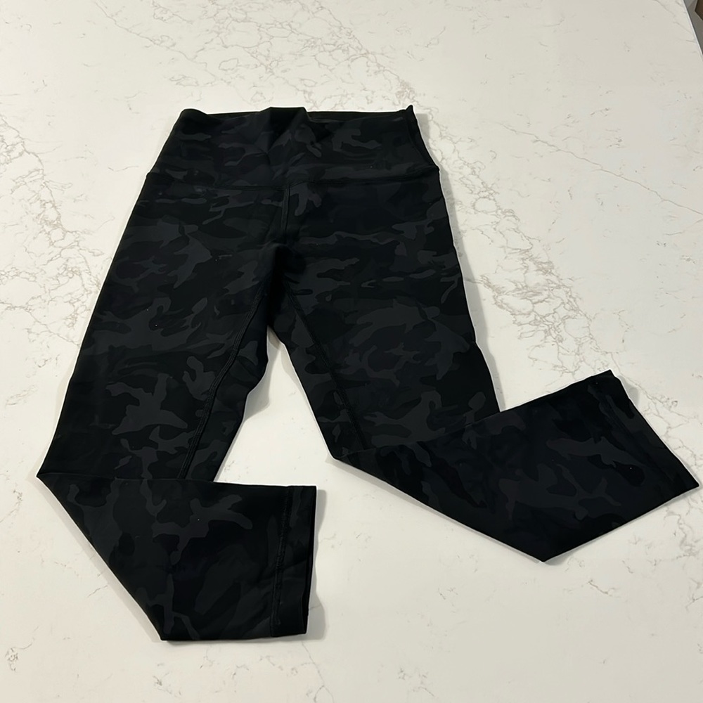 Women’s lululemon camo leggings